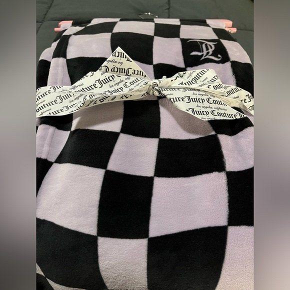 Checkers blanket new Juicy Couture - Picture 4 of 4